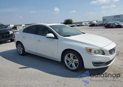 2015 Volvo S60 Premier z USA, uszkodzony, nr VIN YV140MFK8F1350796